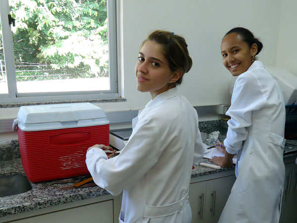 laboratorio_marcos_aluna